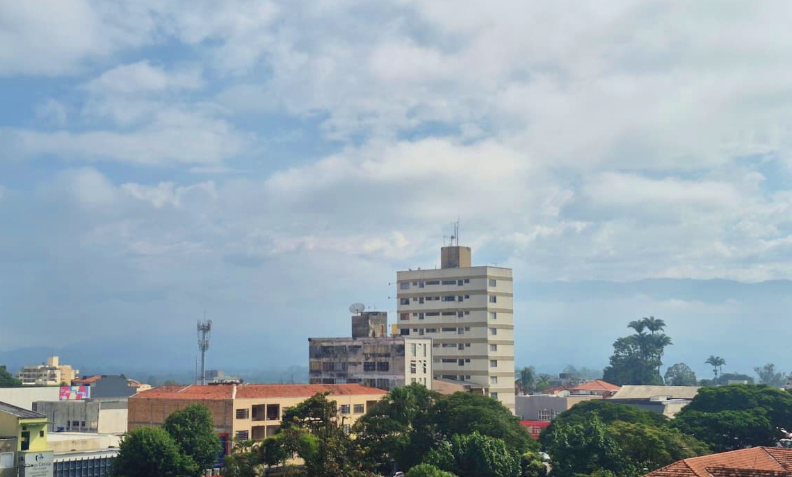 Frente fria muda o tempo em Pindamonhangaba com chuva e queda de temperatura até quarta-feira