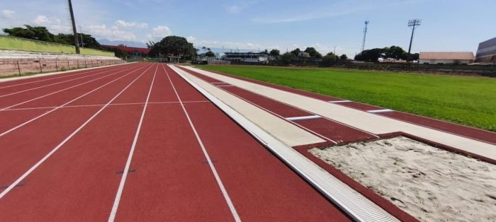 Pinda recebe nova pista de atletismo e anuncia investimentos no esporte