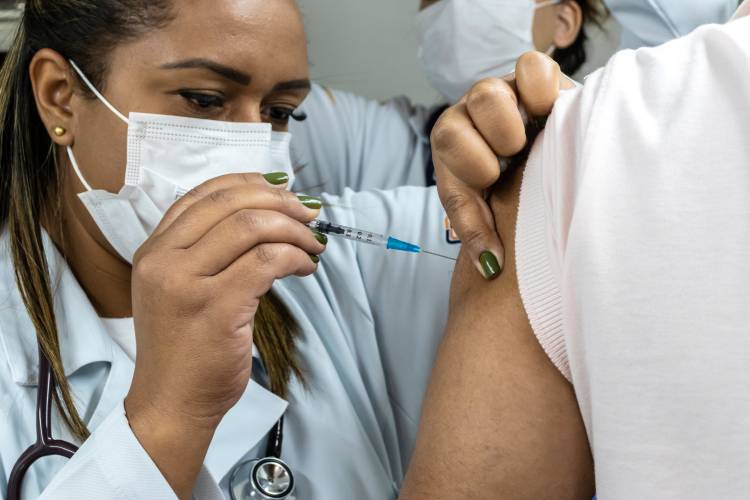 Toda População de Pindamonhangaba Agora Pode Receber Vacina da Gripe