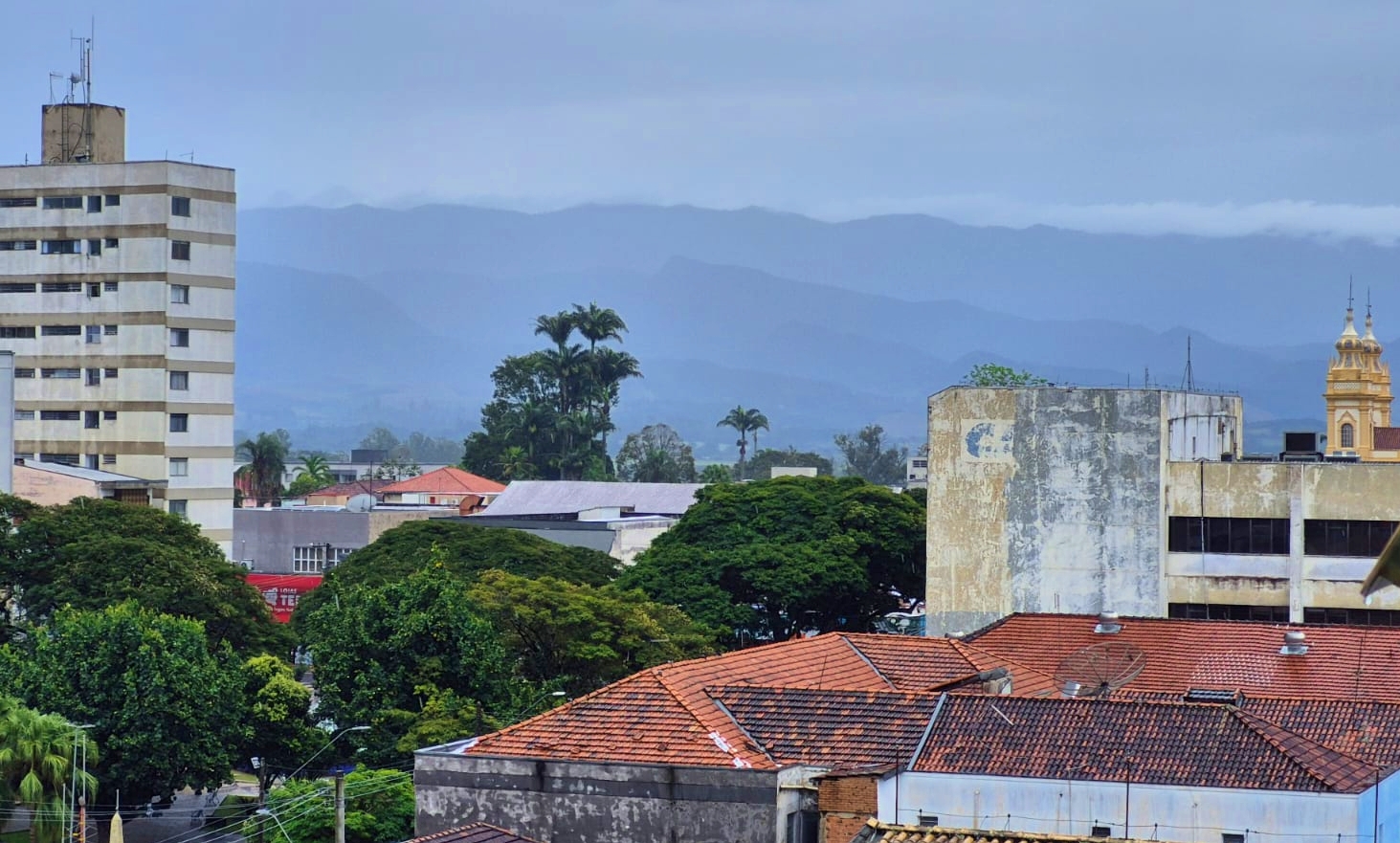 Sábado chuvoso em Pindamonhangaba