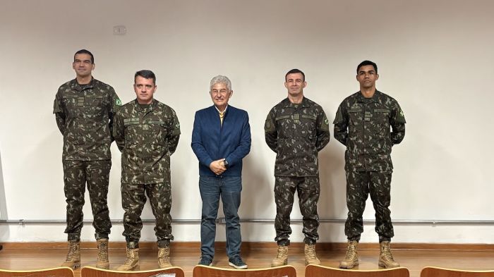 Senador Astronauta Marcos Pontes Fortalece Exército em Pindamonhangaba