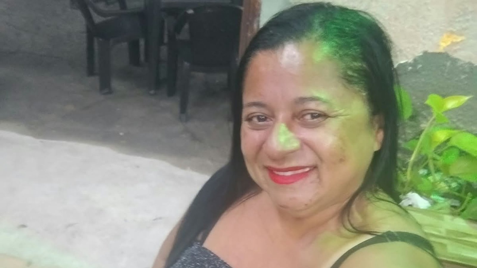 Mulher morre após ser baleada em conflito com suspeito