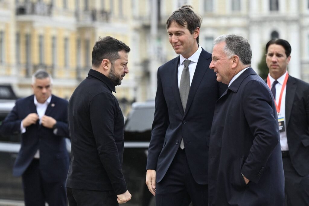 Enviados dos EUA Chegam a Kiev para Negociar Fim da Guerra