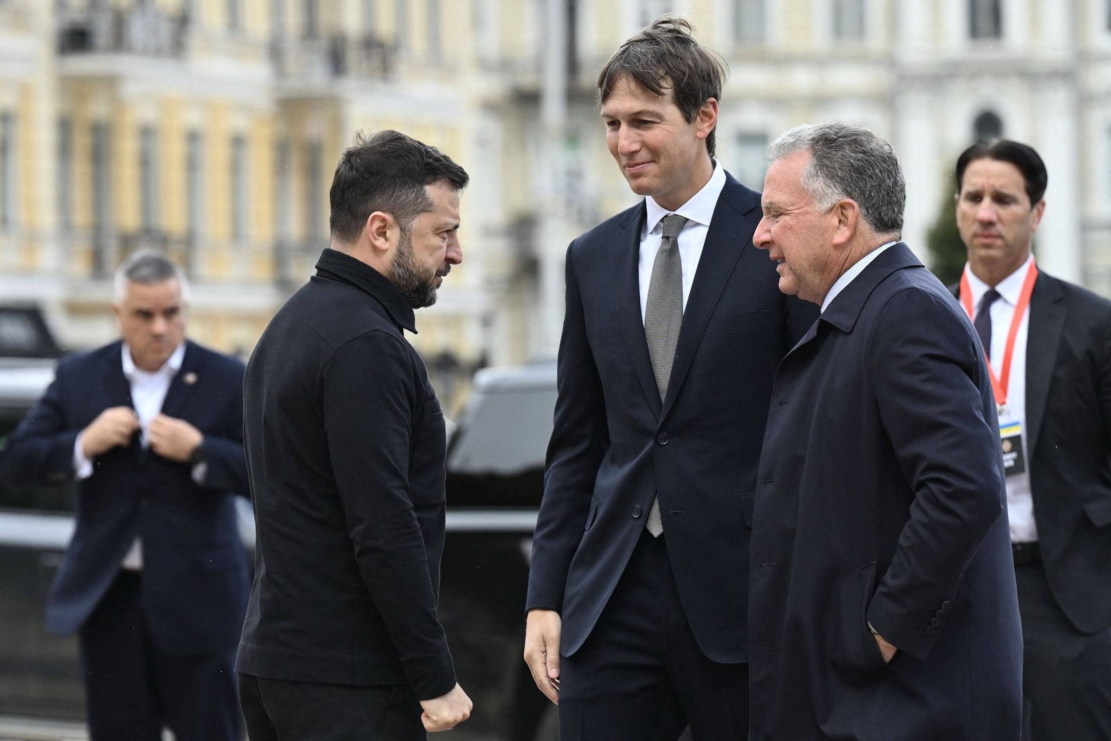 Enviados dos EUA Chegam a Kiev para Negociar Fim da Guerra