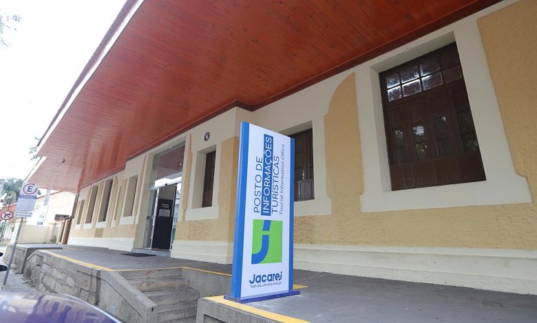 Profissionais da Educação participam de City Tour em Jacareí