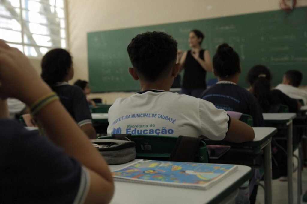 Taubaté tem até junho/2027 para adequar legislação de contratação temporária de professores