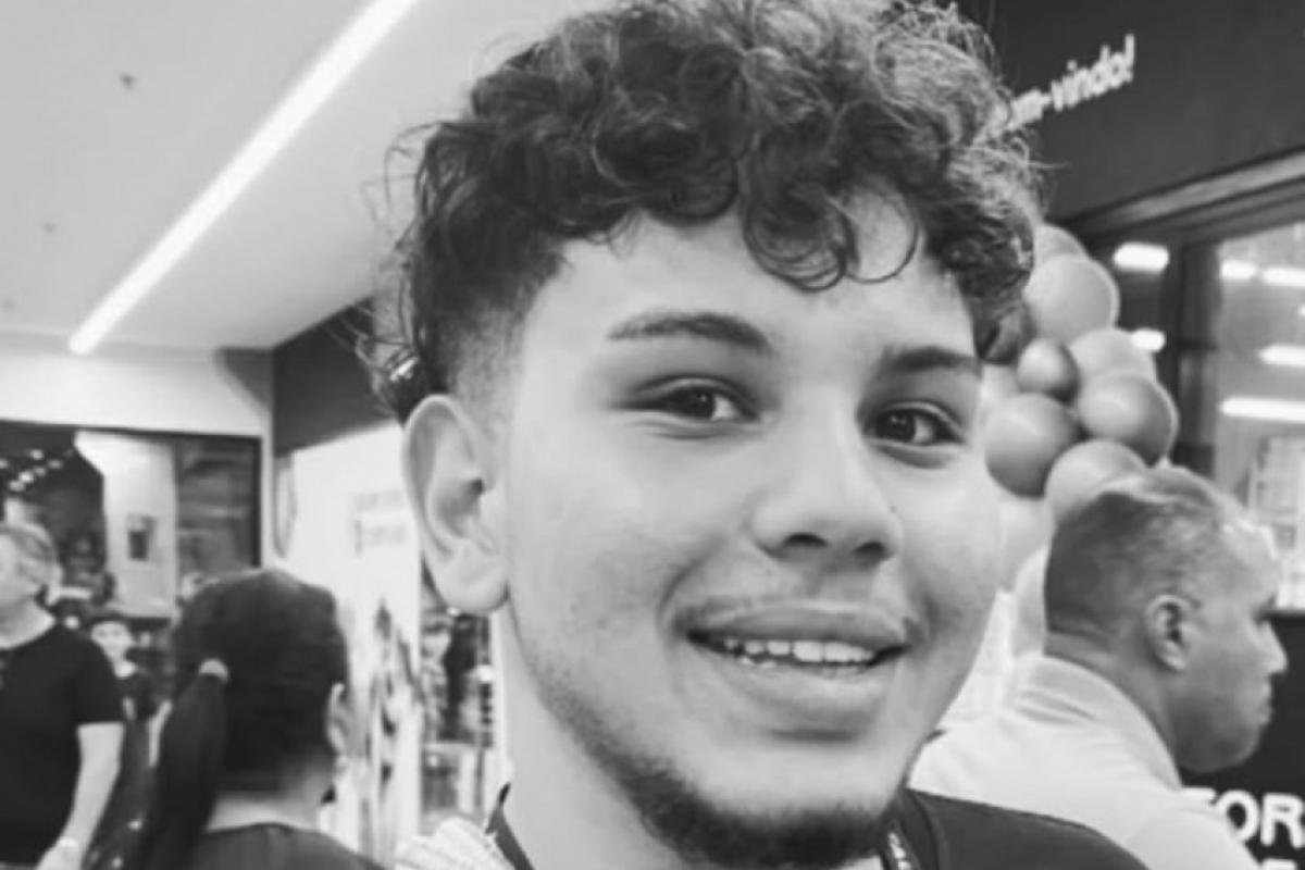 Adeus, Luis: Jovem Universitário é Homenageado Amigos e Colegas em Taubaté