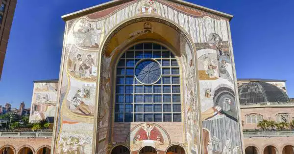Entrega especial da Fachada Oeste do Santuário Nacional com cerimônia repleta de arte e música