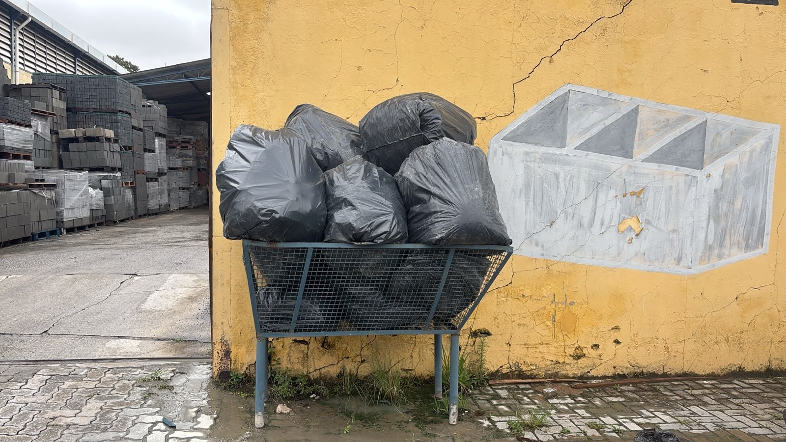 Paralisação de Coletores de Lixo chega ao segundo dia em São José dos Campos