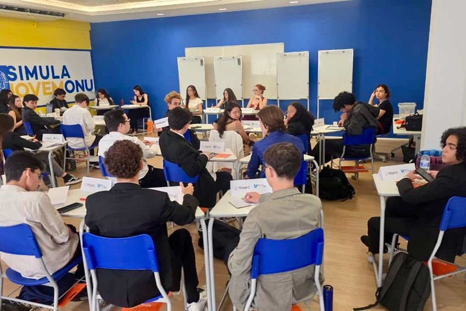 Estudantes de São José dos Campos participam em simulados de debates internacionais