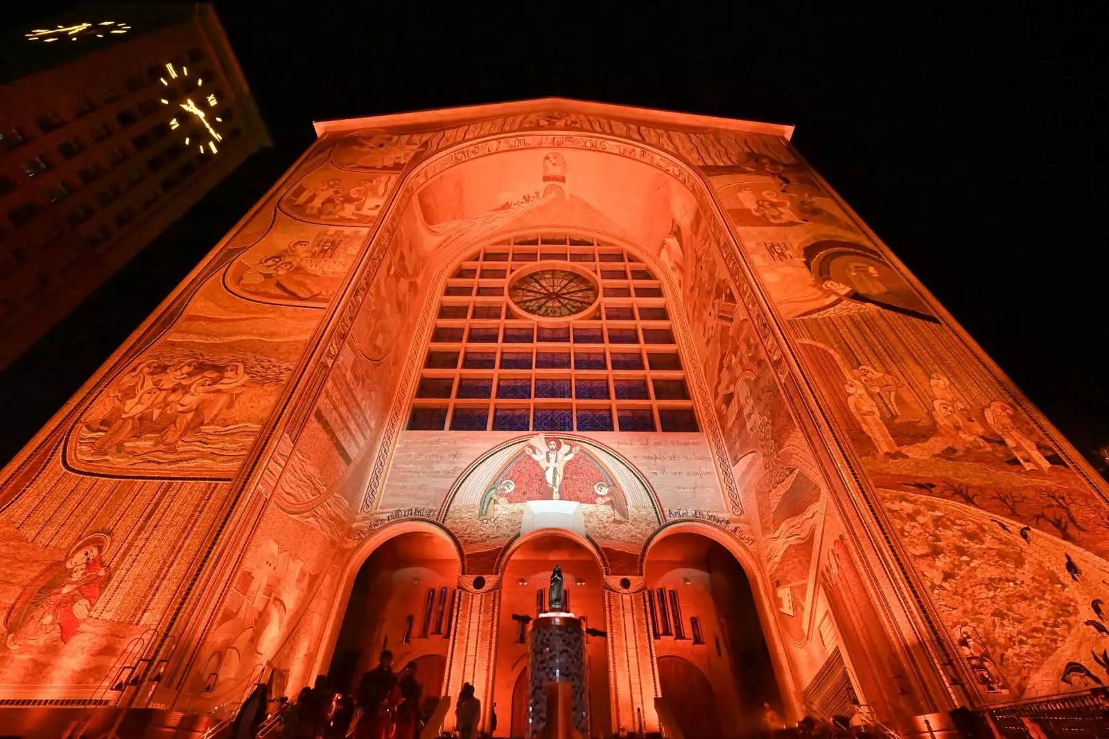 Última fachada da Basílica do Santuário Nacional de Aparecida é inaugurada