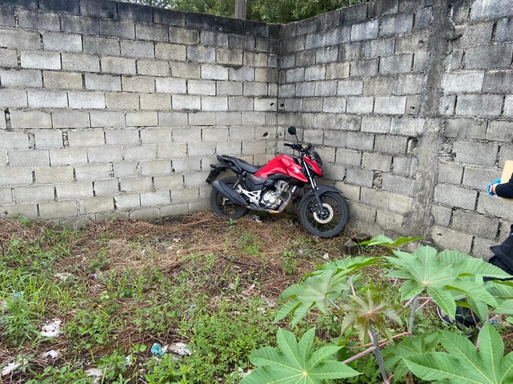 Polícia encontra moto usada na fuga após homicídio em São José dos Campos