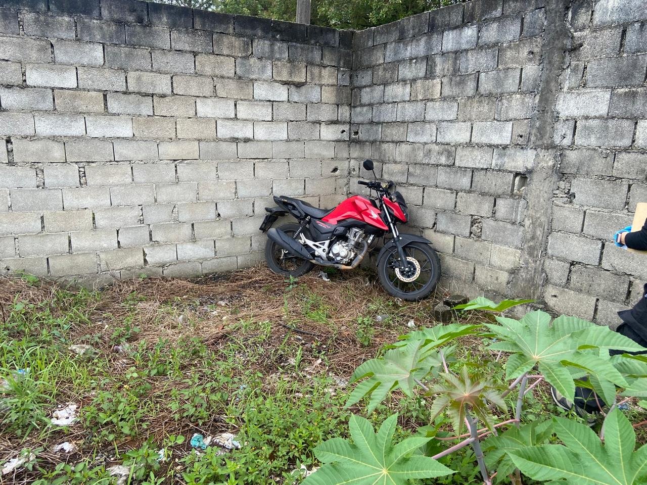 Polícia encontra moto usada na fuga após homicídio em São José dos Campos