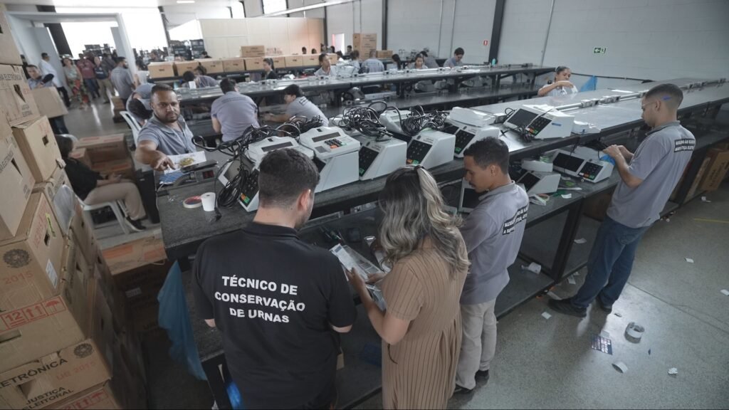 918 mil brasileiros vivendo no exterior votaram nas eleições deste ano
