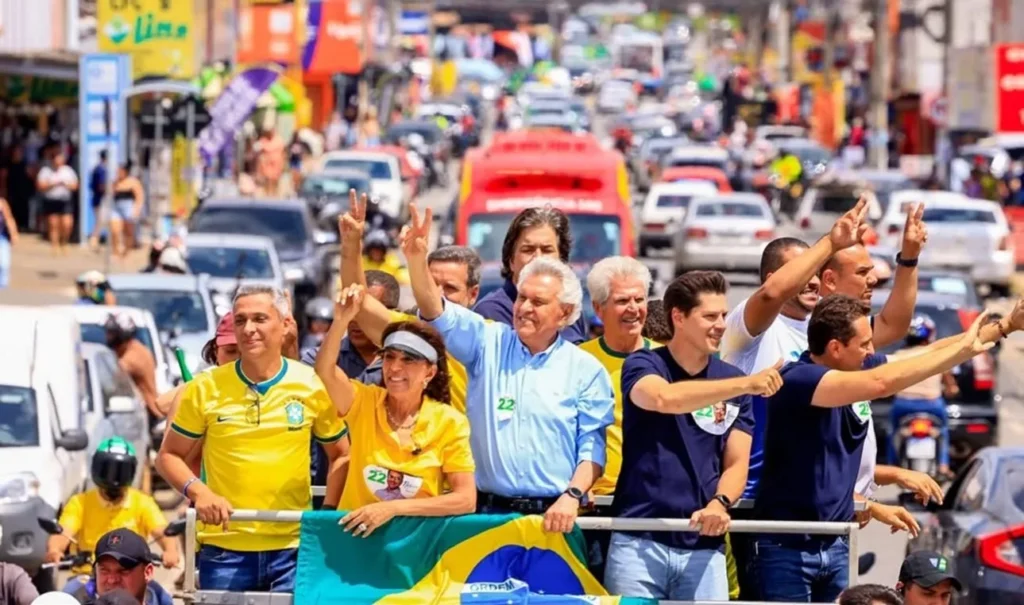 Carreata pro-Flávio reúne lideranças políticas em Aparecida