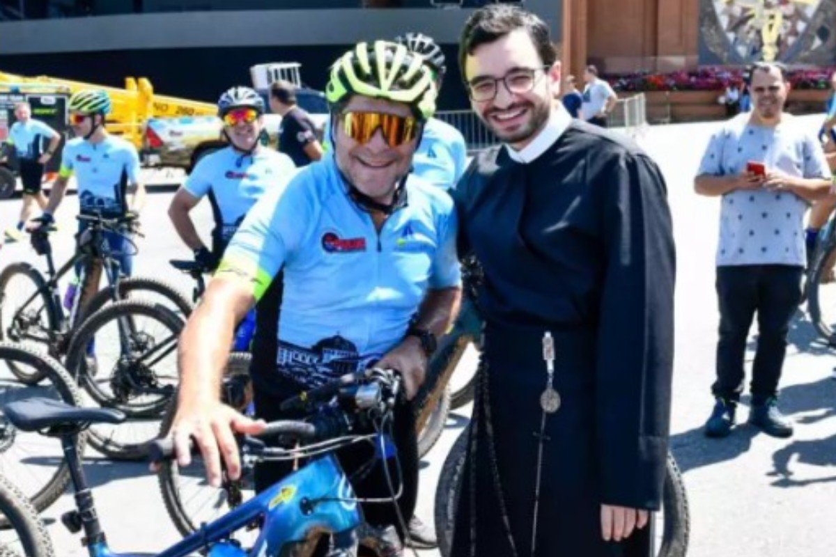 Cantor Daniel realiza romaria de 318 km até Santuário Nacional em Aparecida
