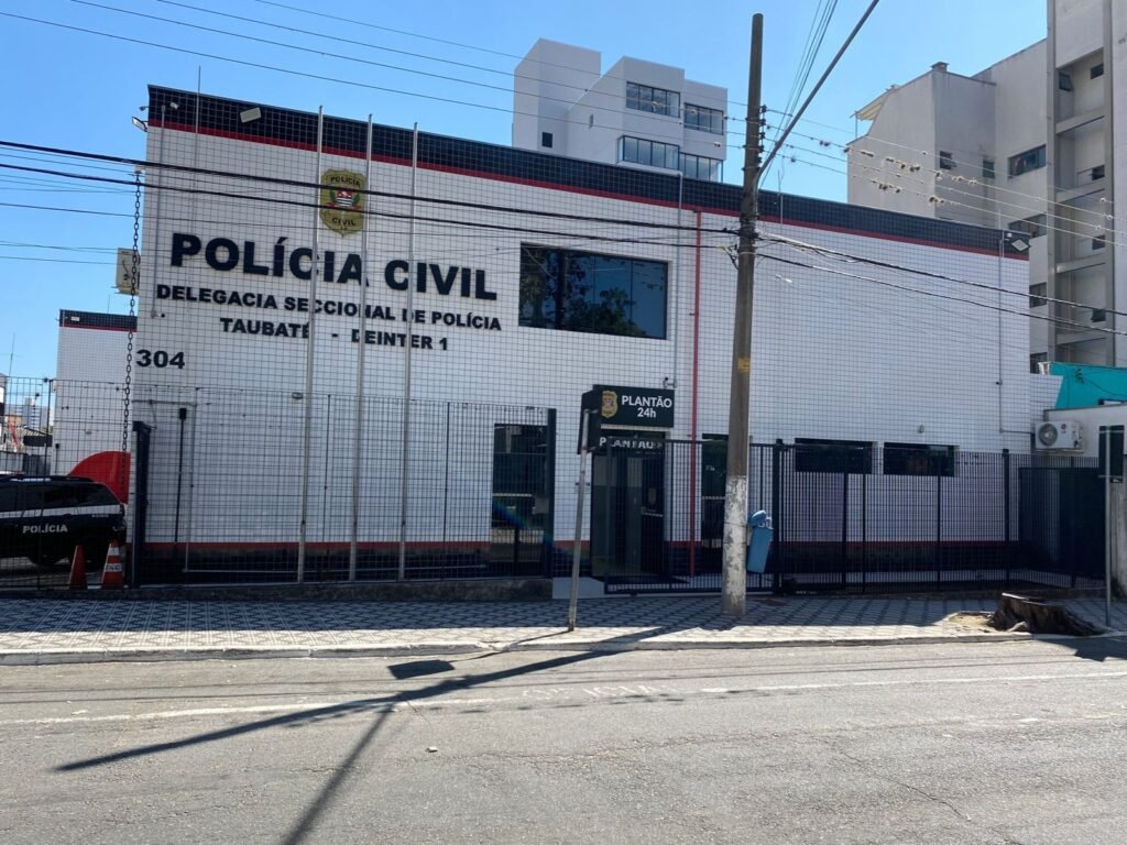 Criança falece após colisão entre bicicleta motorizada e ônibus em Taubaté